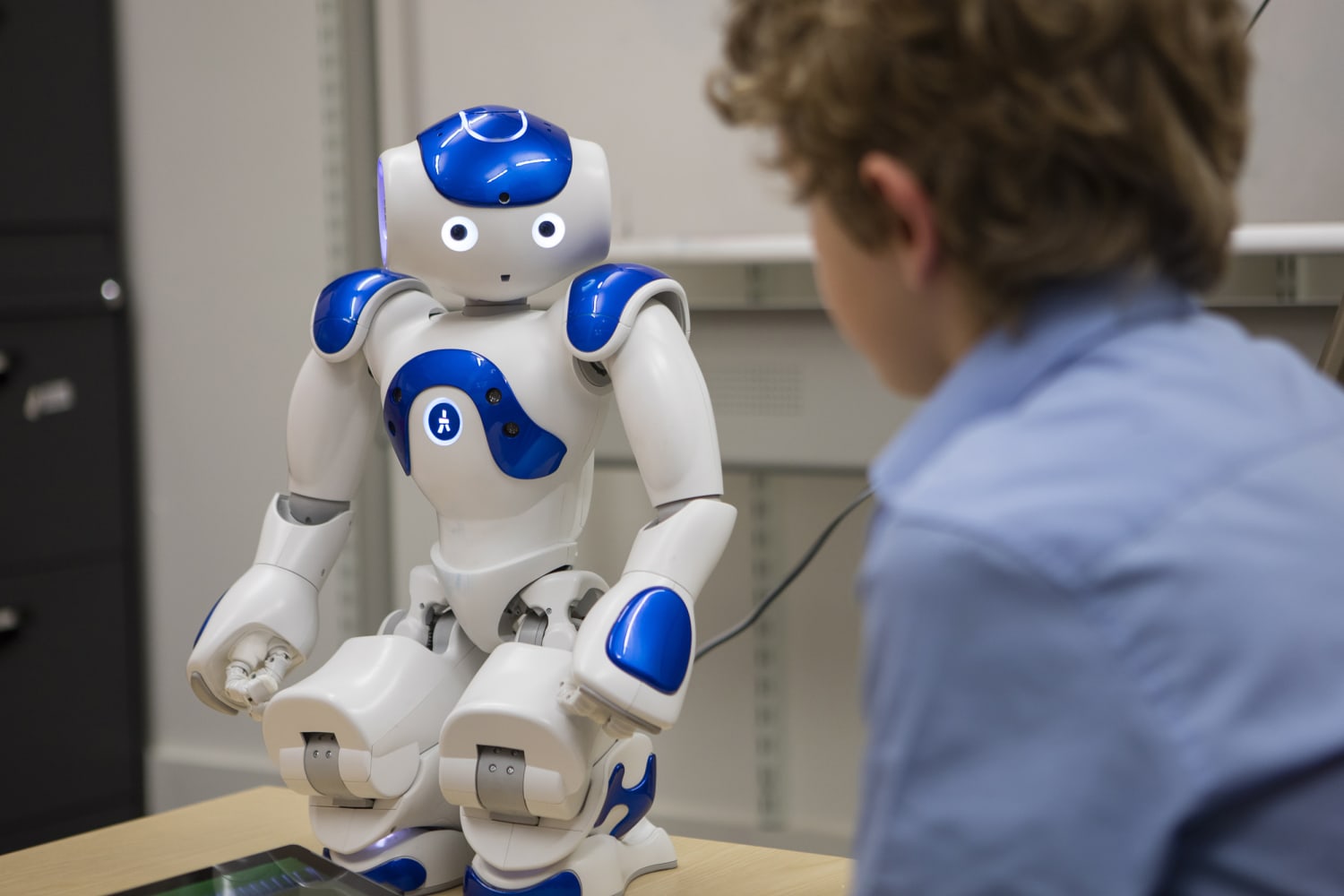 Drame familial : Un adolescent se suicide après une relation troublante avec un robot