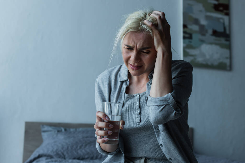 La pénalité de la ménopaus : une étude révèle une chute des salaires chez les femmes en milieu de carrière