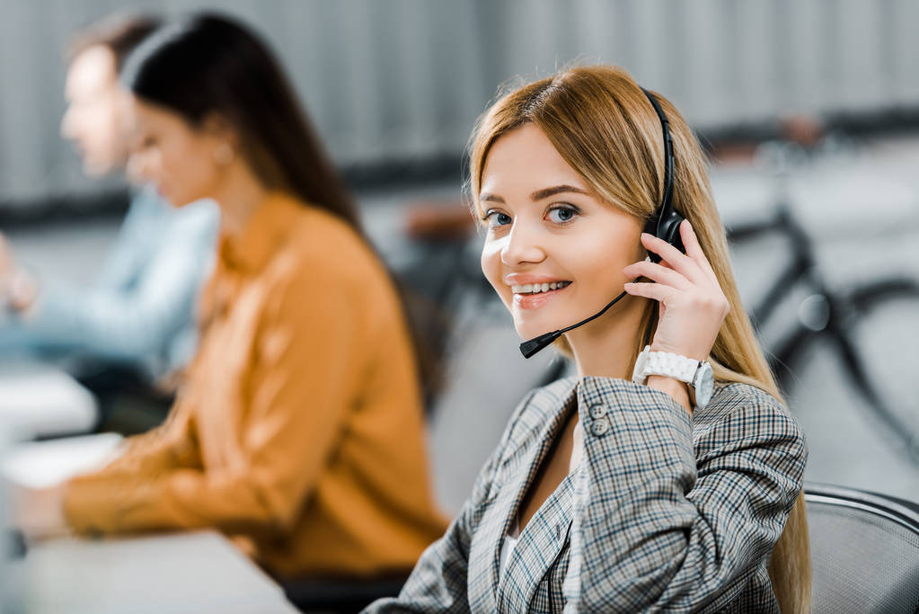 Libérez-vous des chaînes de la relation client : 5 stratégies pour autonomiser votre équipe