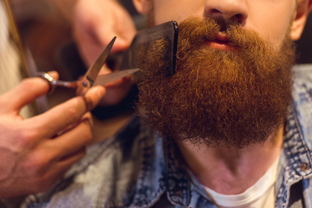 Barbes artificielles, confiance factice :Payez-vous le prix de votre virilité ?