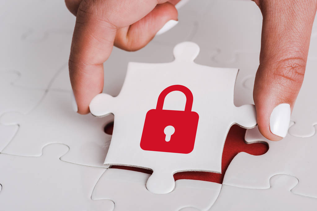 Protéger Votre Vie Privée en Ligne : Les 7 Détails à Ne Jamais Partager, Selon un Ancien Détective
