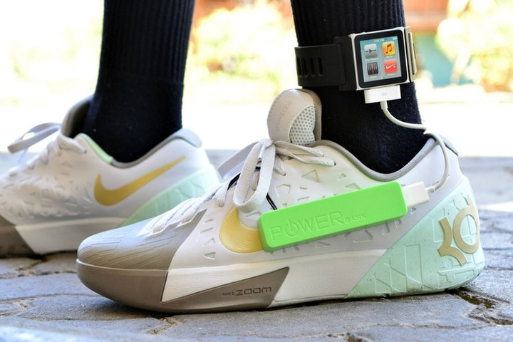 Des chaussures qui produisent de l'électricité en marchant : l'invention géniale d'un adolescent