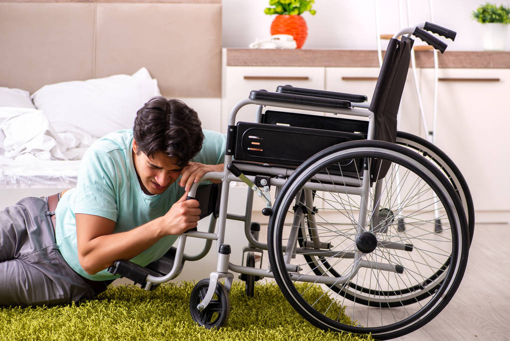 Un robot de livraison s'acharne sur un homme handicapé