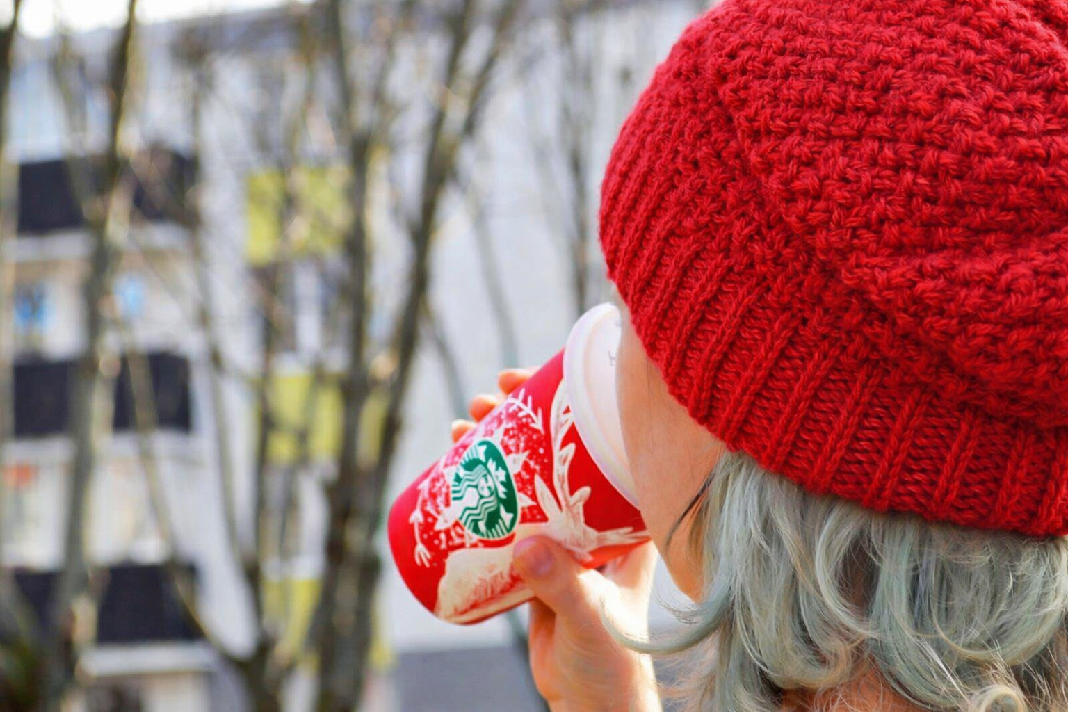 Starbucks et ChatGPT : Quand l'IA dicte votre café selon votre tenue